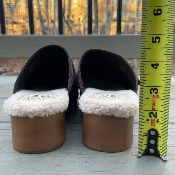 NWOB Vince Camuto Canzenee Sherpa Clogs in Rootbeer Suede size 9 - Picture 8 of 16